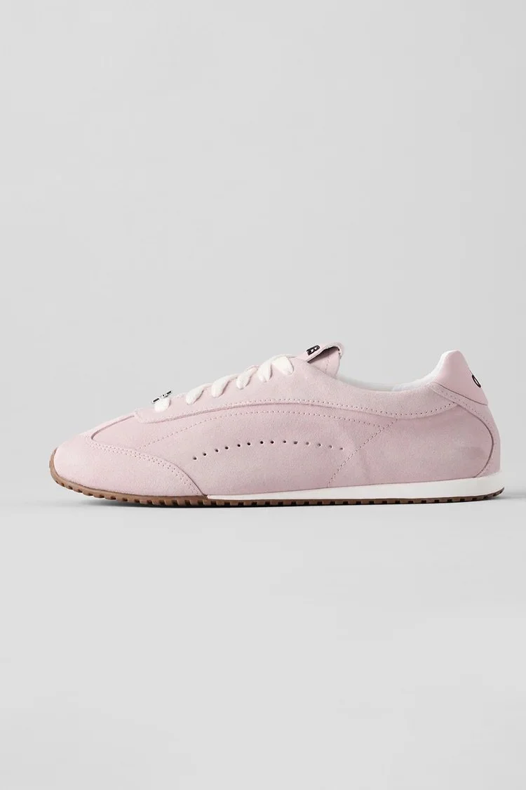 Alo Yoga Sunset Sneaker Jisoo Collection - Winter 2026 — EXTRA